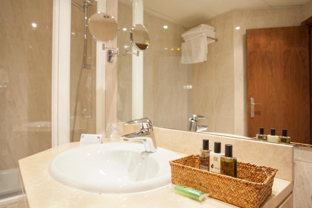 Hotel FC Villalba - Housity