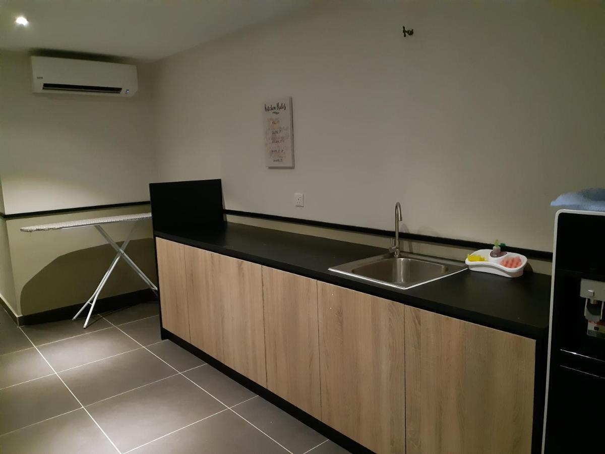 Monaco Hotel - Housity
