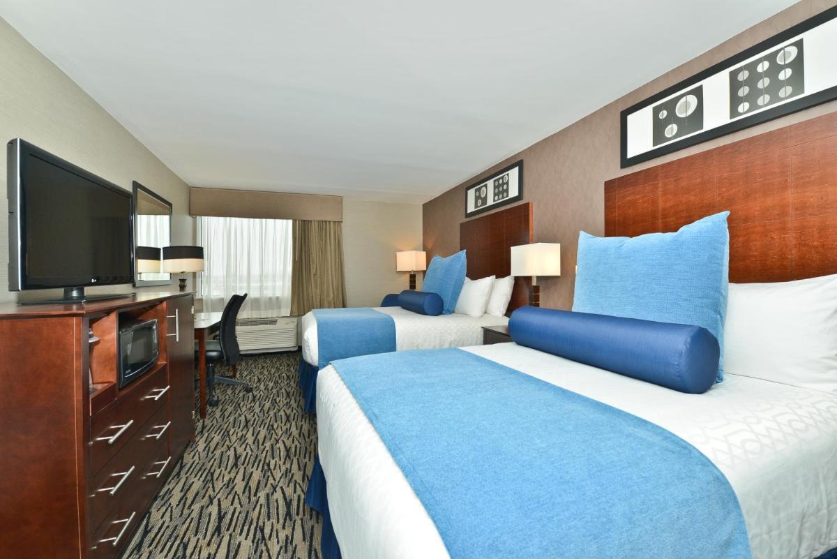 Wyndham Garden Elk Grove Village - O'Hare - Housity