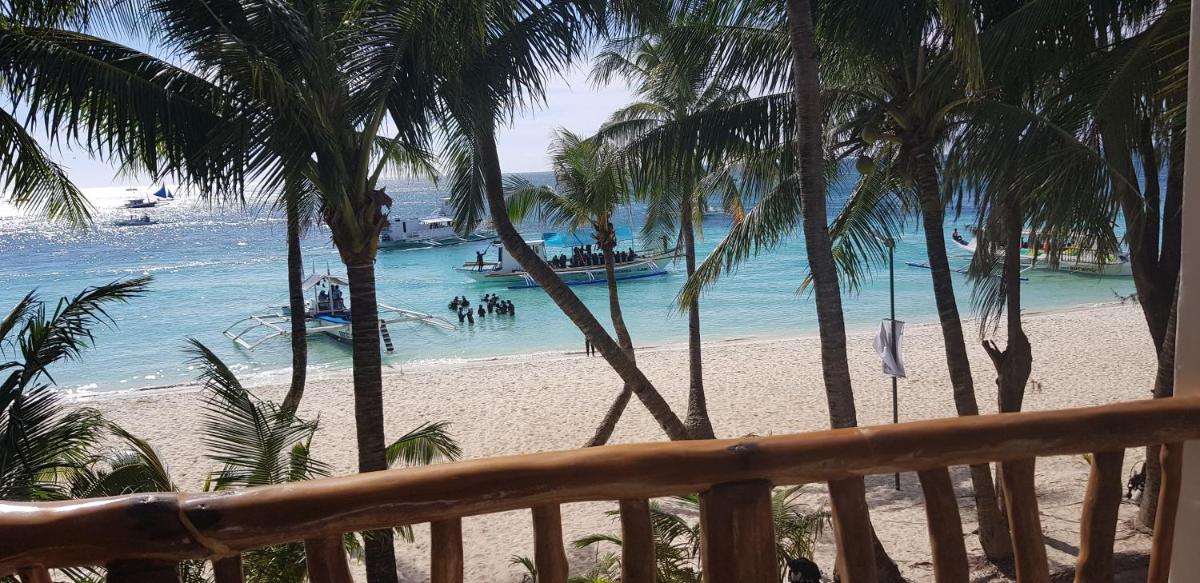 DiveGurus Boracay Beach Resort - Housity