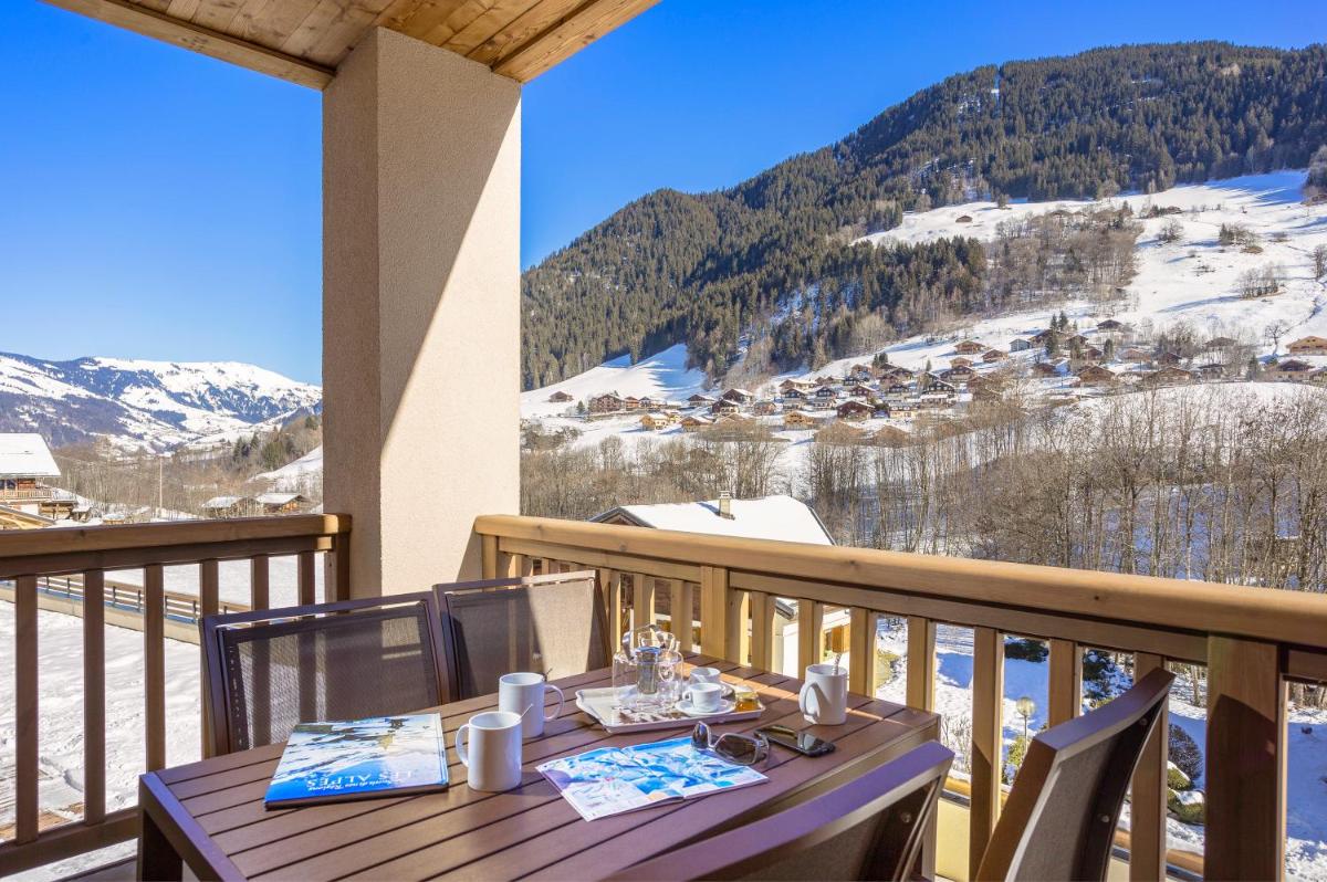Vue générale sur la montagne ou vue sur la montagne depuis l'appart'hôtel