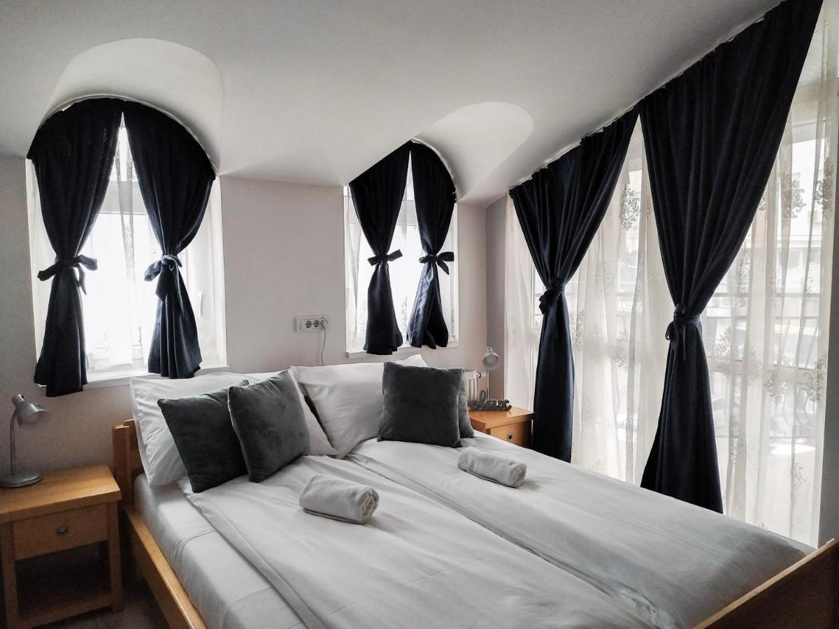 Bloom Inn - Housity