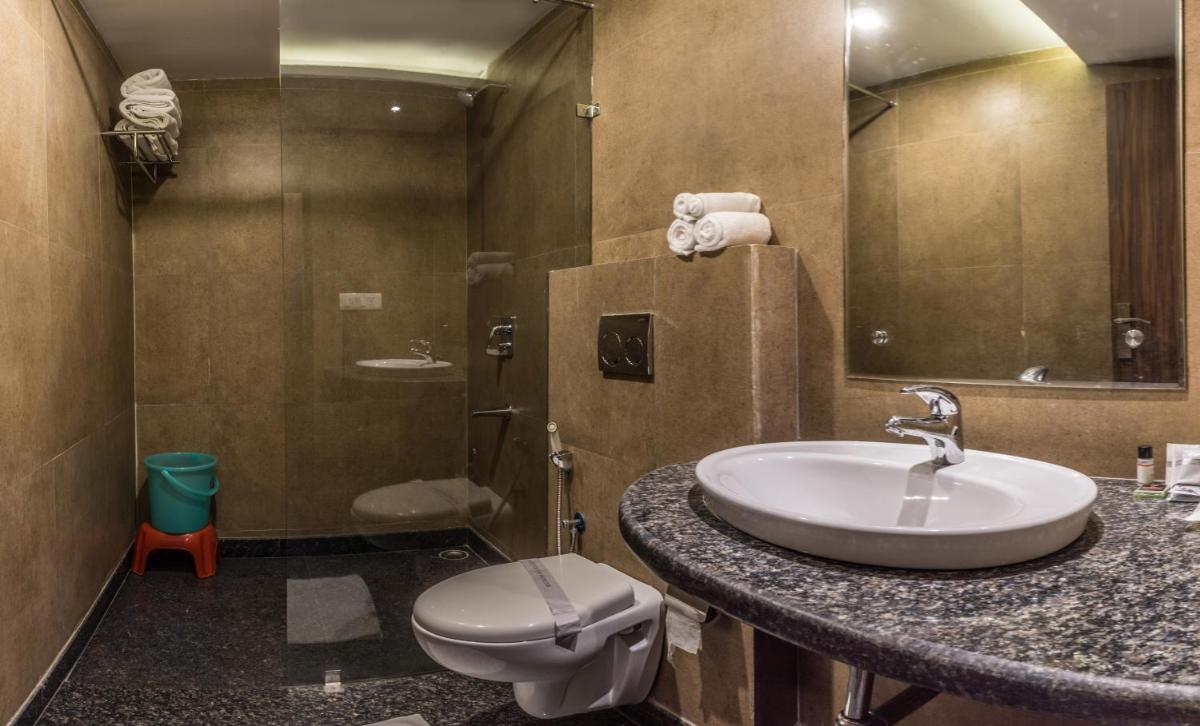 Hotel Suktara International - Housity