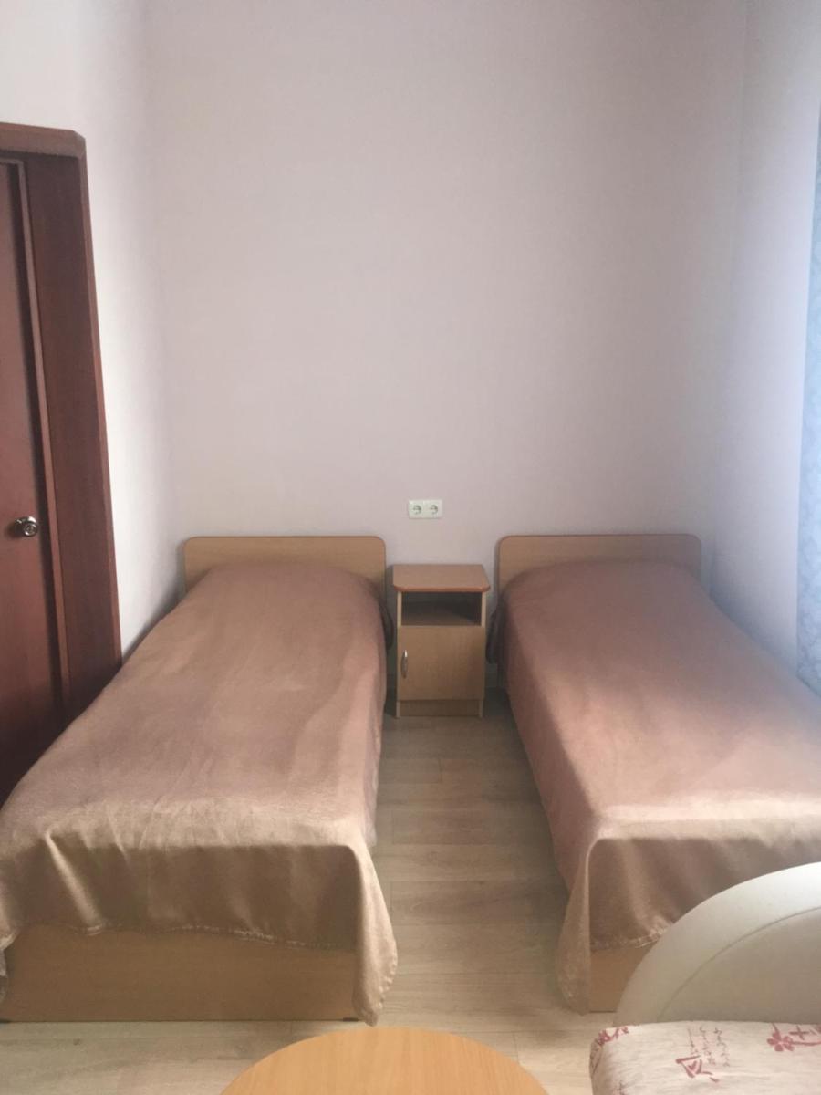 Ekaterina - Housity