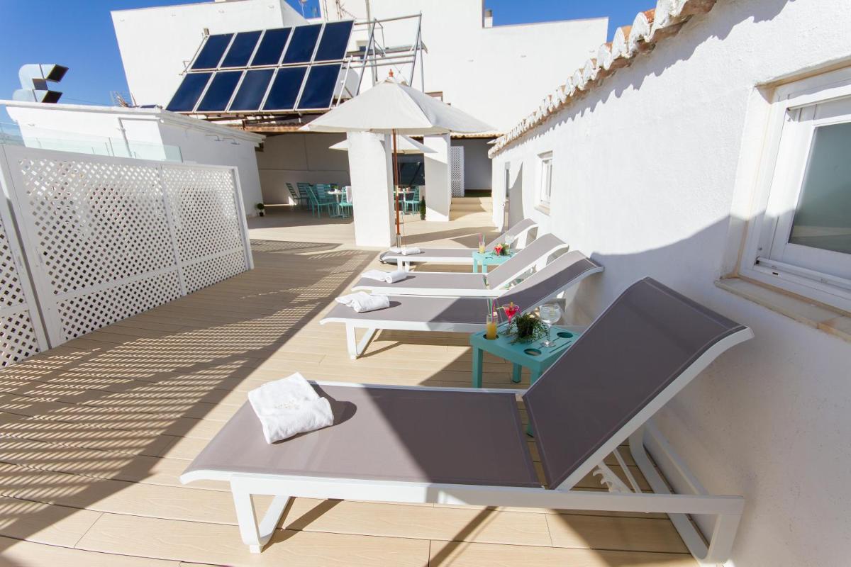 Un balcón o terraza de Hotel El Tajo & SPA
