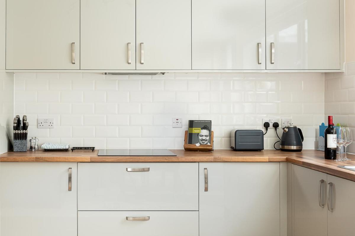 Stylish Modern City Centre Apartment - Housity