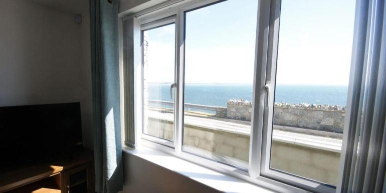 Suitetrails - Sea-View Apartment