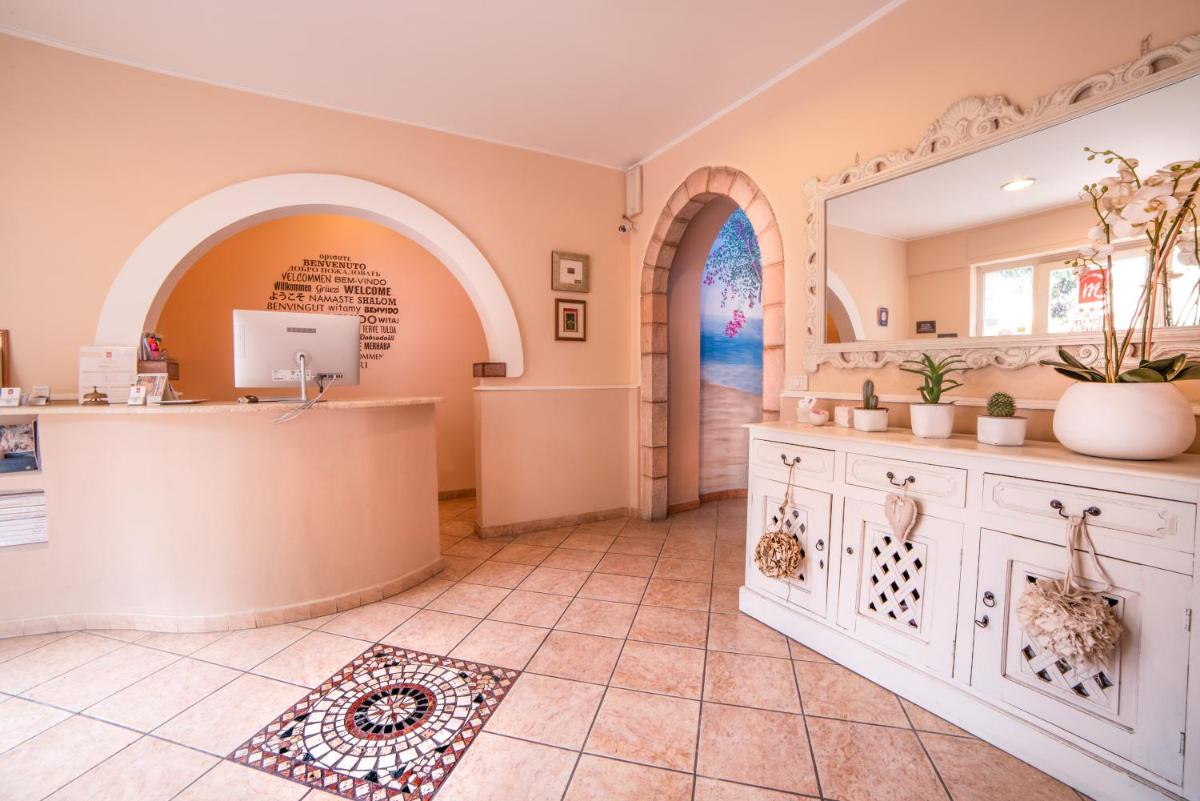 Hotel Moderno - Housity
