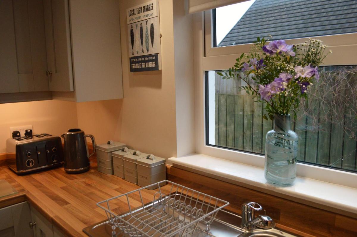 The Captains Cottage, Cushendall - Housity