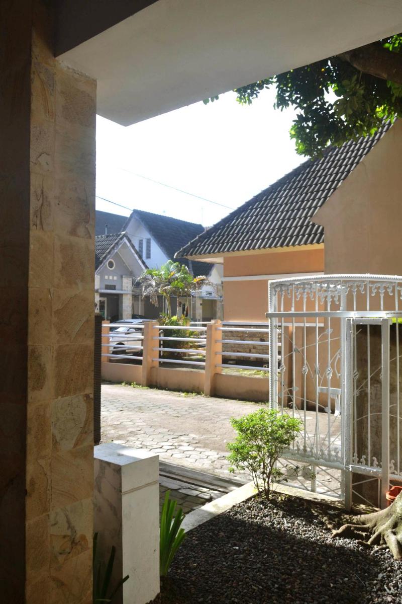 Cipta Guesthouse - Housity
