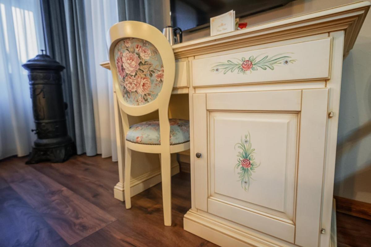 Suitetrails - HOTEL BOUTIQUE CASA CHITIC -HOTEL AND RESTAURANT Str Johann Gott nr7