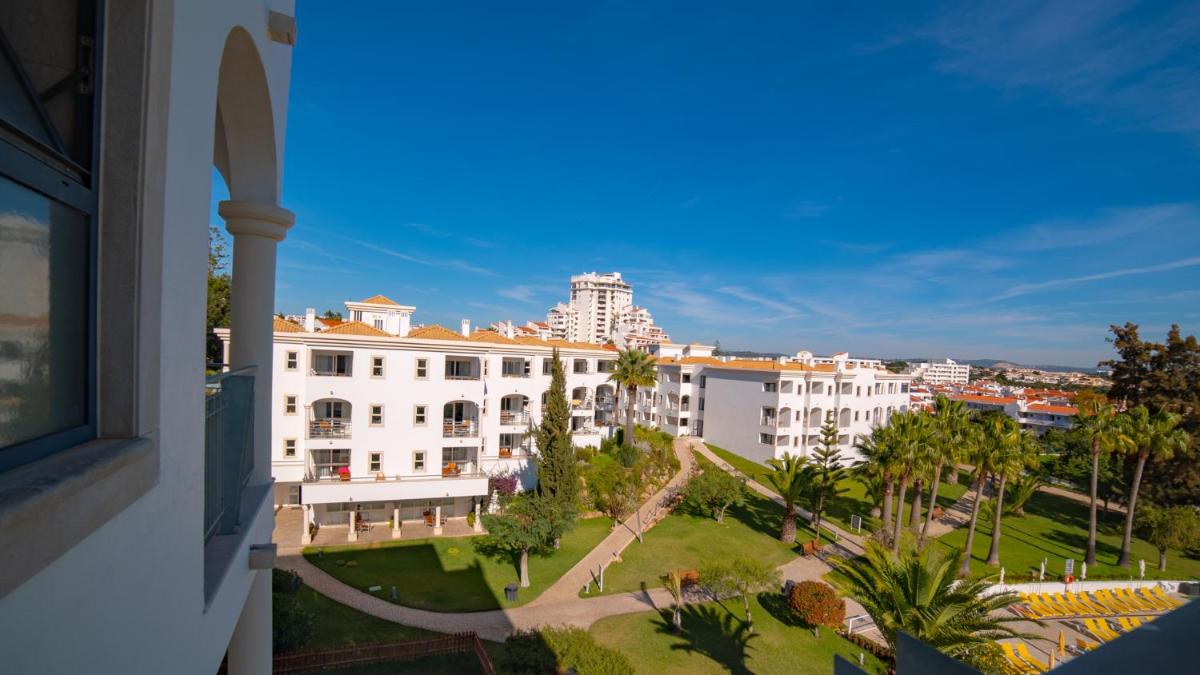 O edifício onde o aparthotel está situado