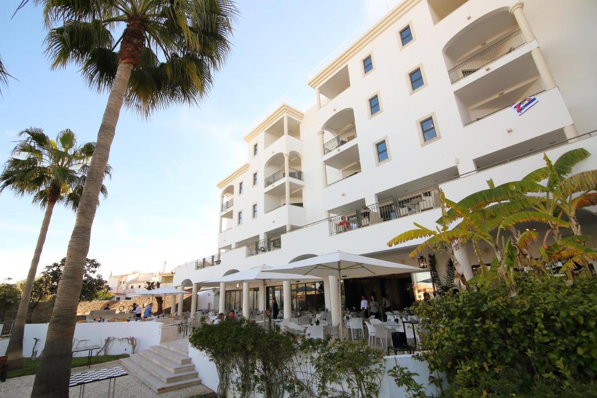 O edifício onde o aparthotel está situado