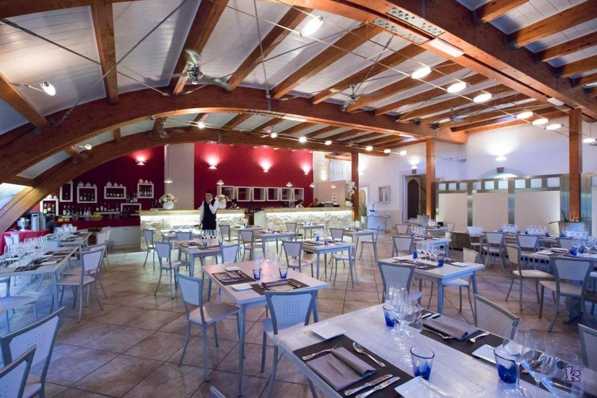Hotel Moderno - Housity