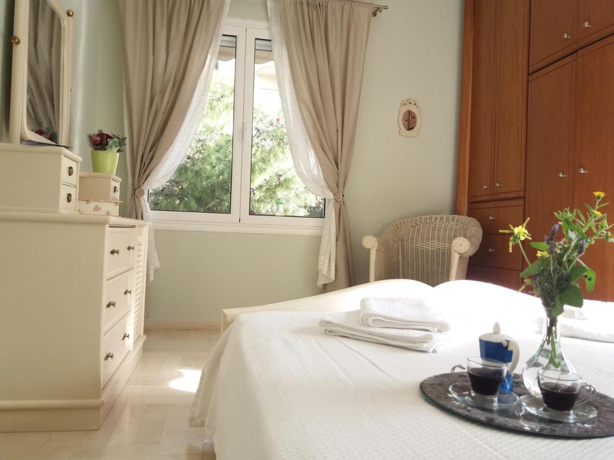 Charming Apartment in Varkiza - Housity