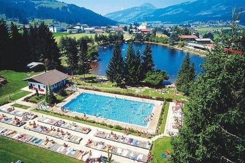 Knusperhäuschen - Housity