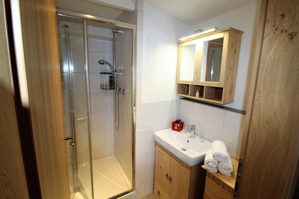 Knusperhäuschen - Housity