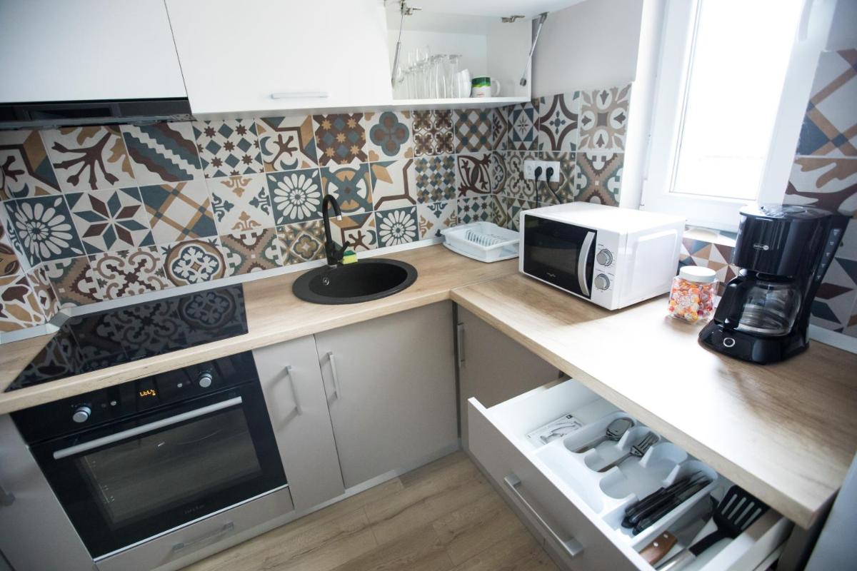 Sunshine Apartament - Housity