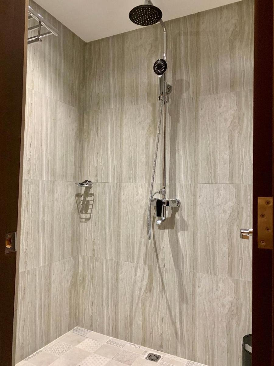 Suitetrails - J7 Hotel