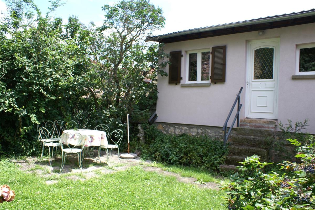 LA MAISON FLEURIE Gîtes du Florimont - Housity