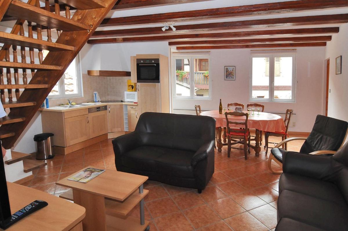 LA MAISON FLEURIE Gîtes du Florimont - Housity