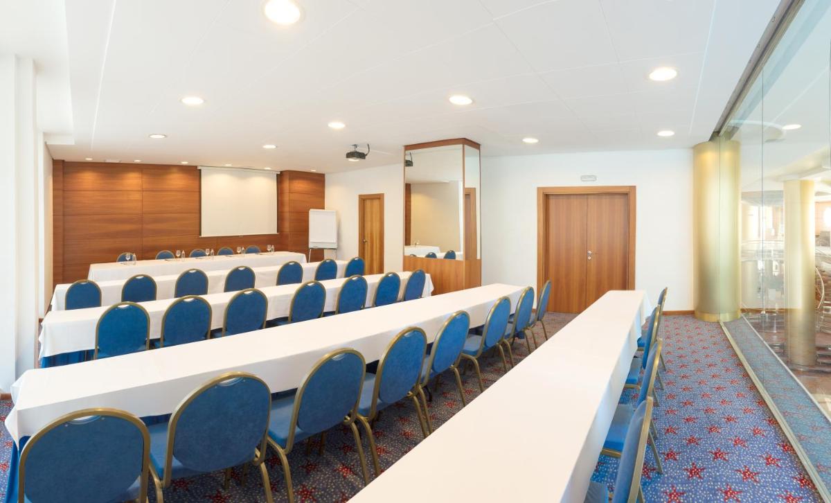 Zona business o sala de conferencias en Hotel RH Victoria & Spa 4 Sup