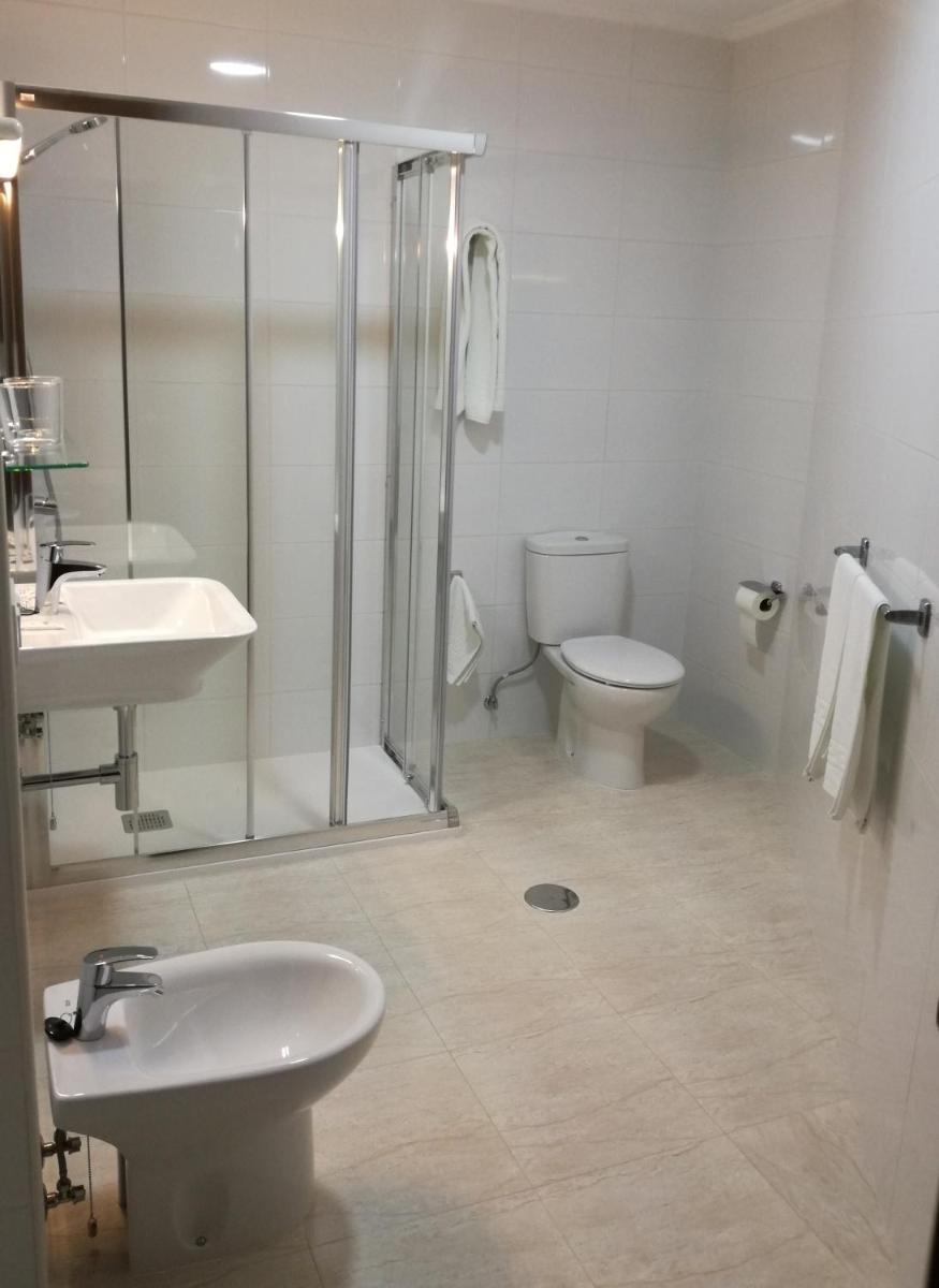 Hotel Almendra - Housity