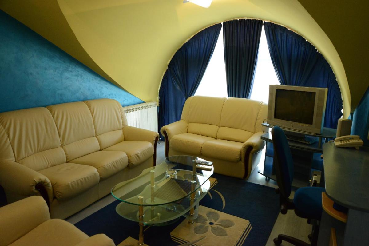 Hotel Ženeva - Housity