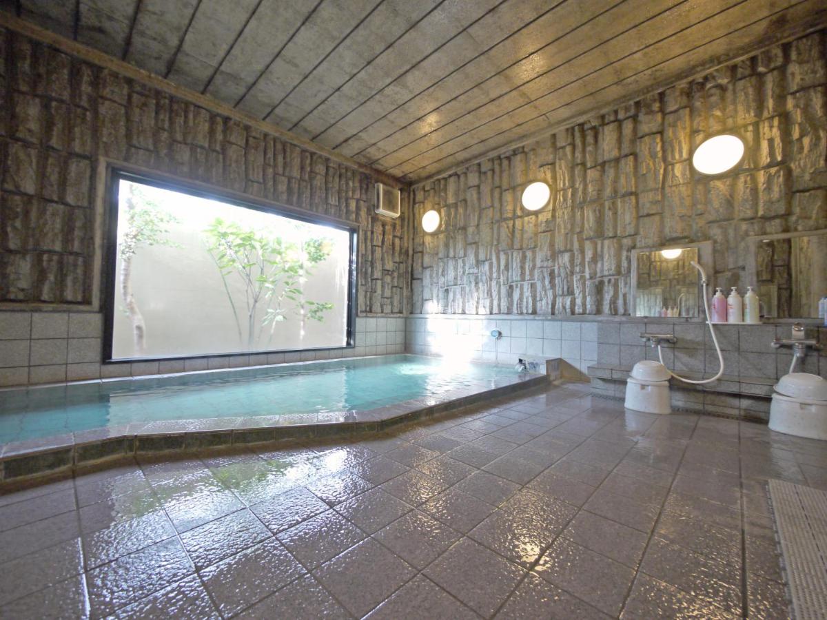 Hotel Route-Inn Court Fujioka - Housity