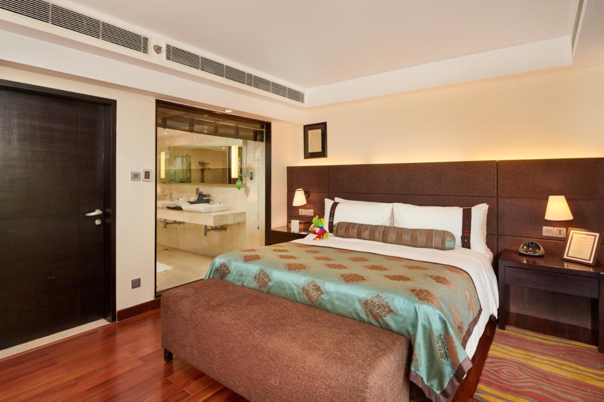 The LaLiT New Delhi - Housity