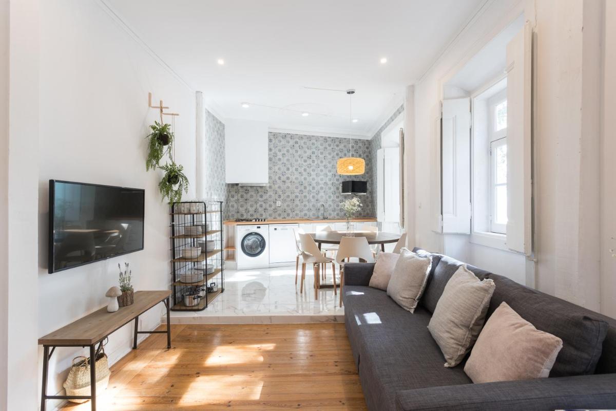 Alfama Tale Four-Bedroom Apartment w/ River View - by LU Holidays - Housity