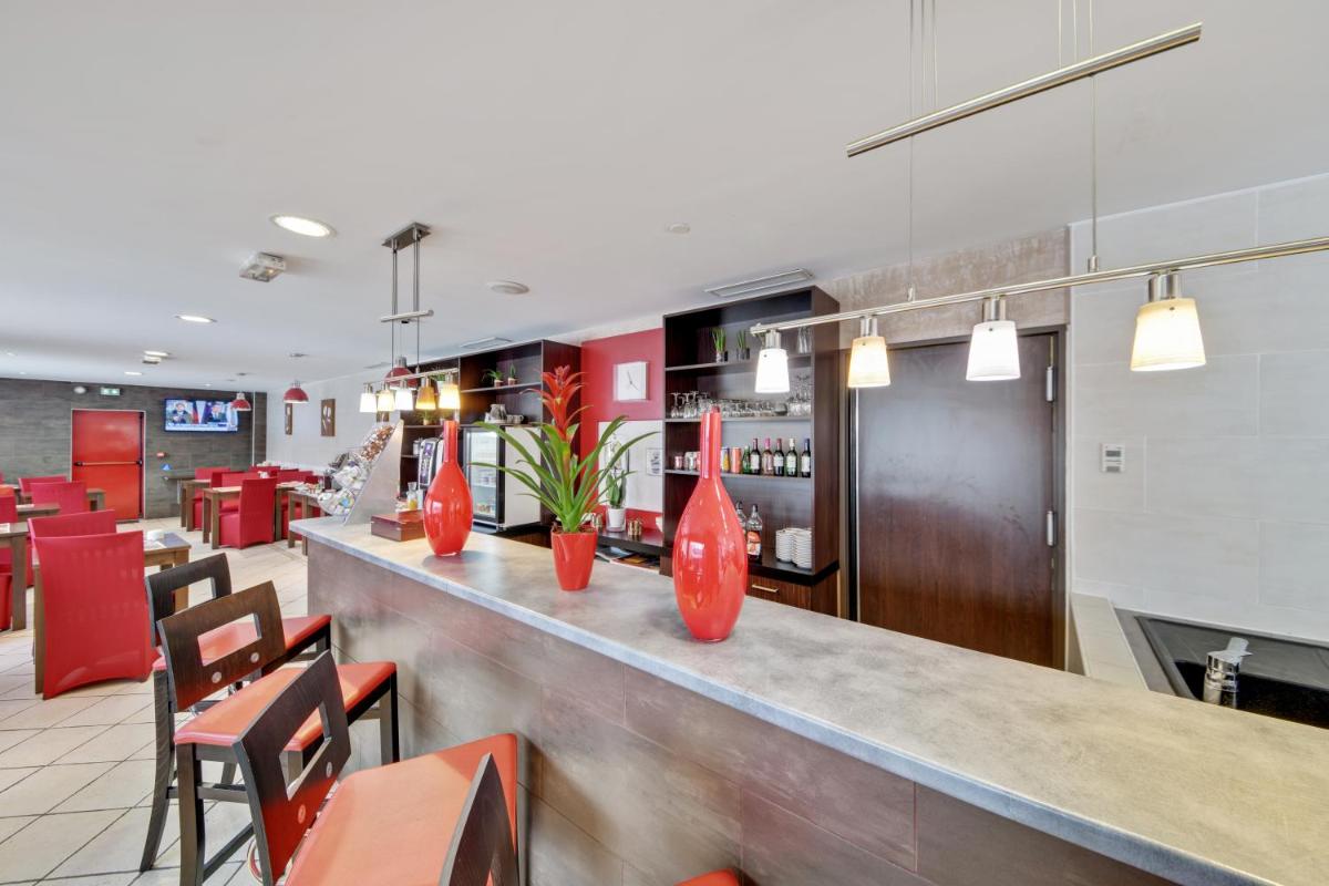HOTEL RESTAURANT PARIS PACIFIC PARIS-VILLEJUIF- PRES DU METRO L'HAY LES ROSES LIGNE 14 - Direct PARIS-AEROPORT ORLY ET INSTITUT GUSTAVE ROUSSY - Housity