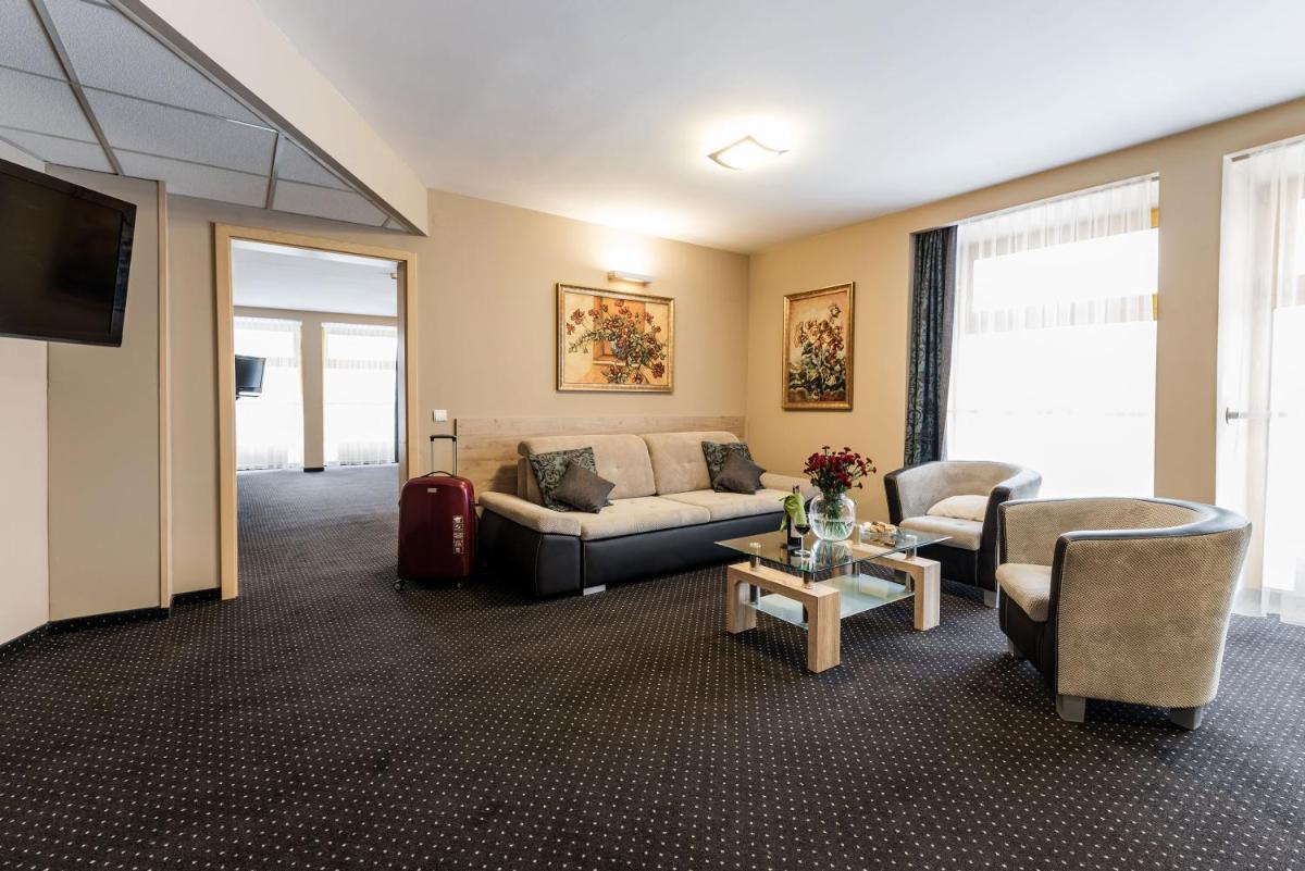 Hotel Wilga - Housity