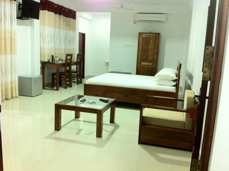 Gem Field Rest - Housity