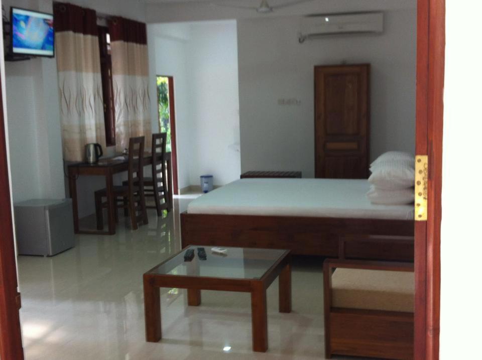 Gem Field Rest - Housity
