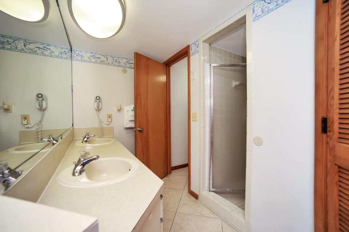 Oceanique Resort - Housity