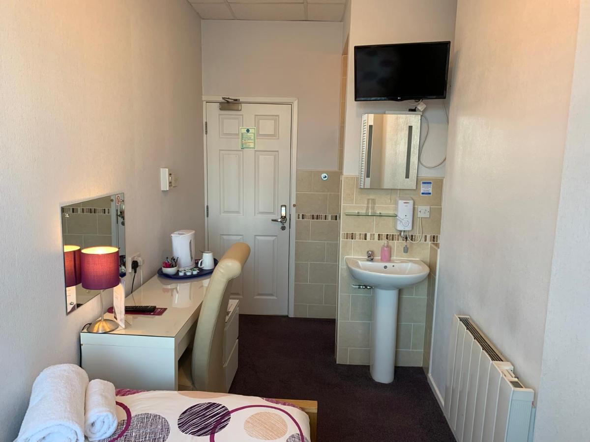 Austins Guest House - Housity