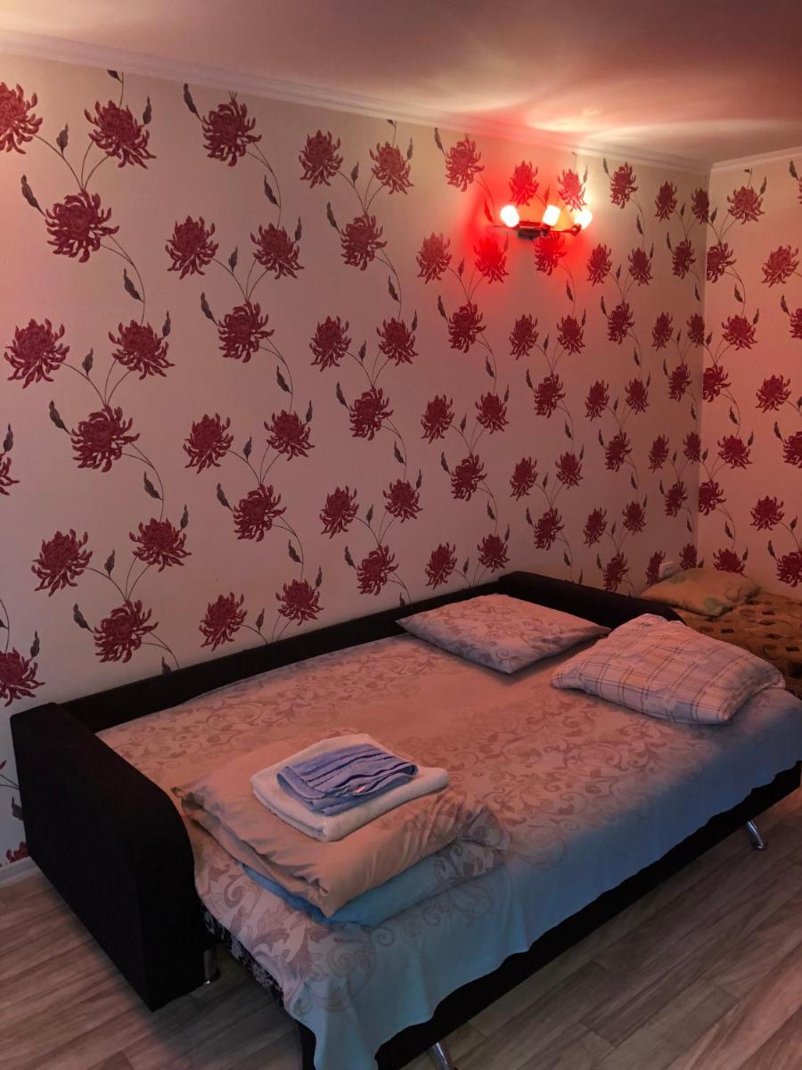 Studiia na gvardeiskom - Housity