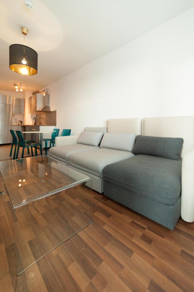 After Eight Apartment - Housity