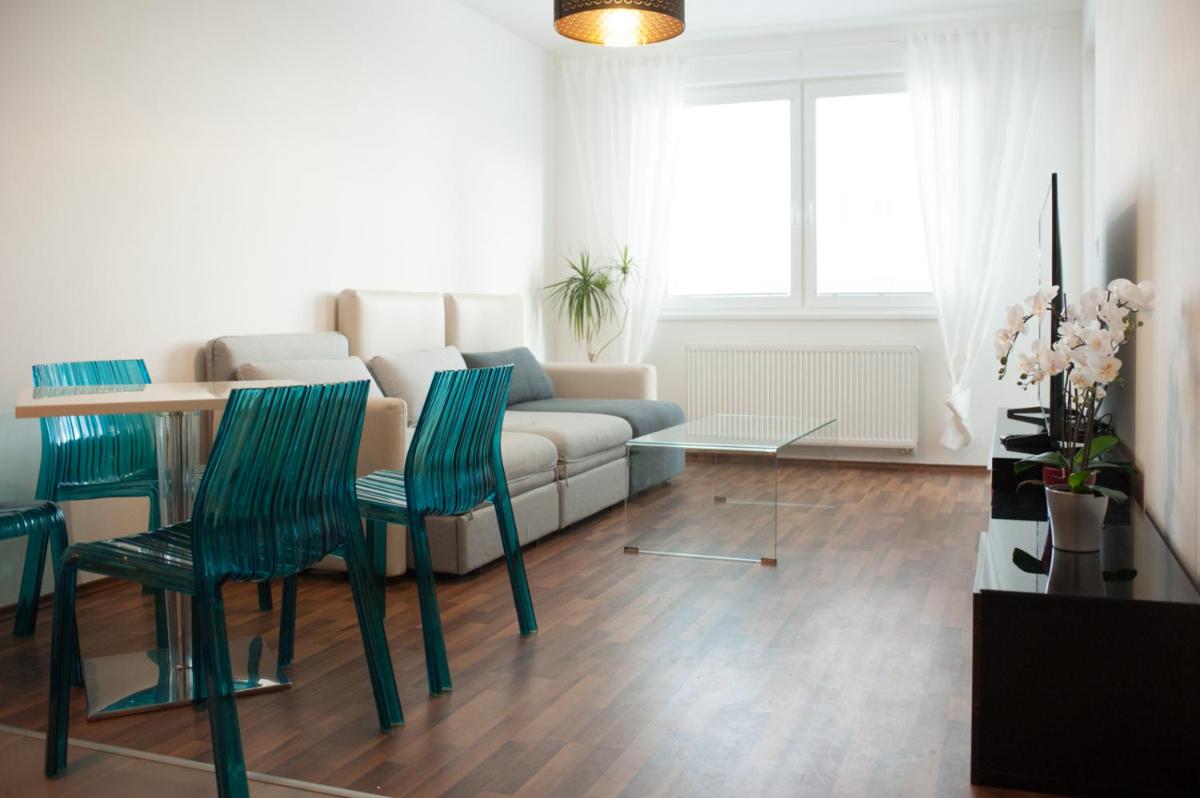 After Eight Apartment - Housity