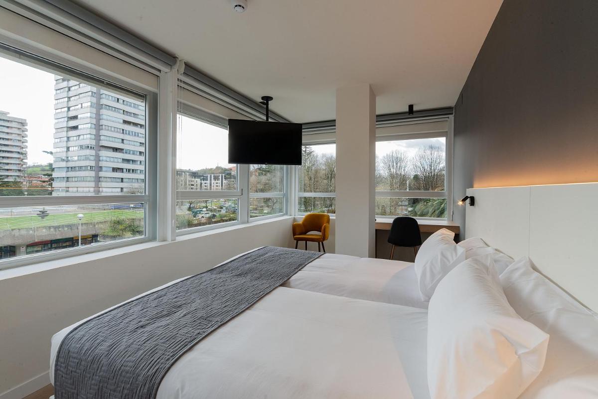 Hotel Distrito Oeste - Housity