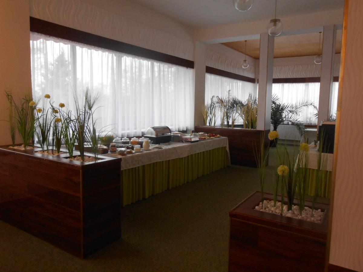 Hotel Bitov - Housity