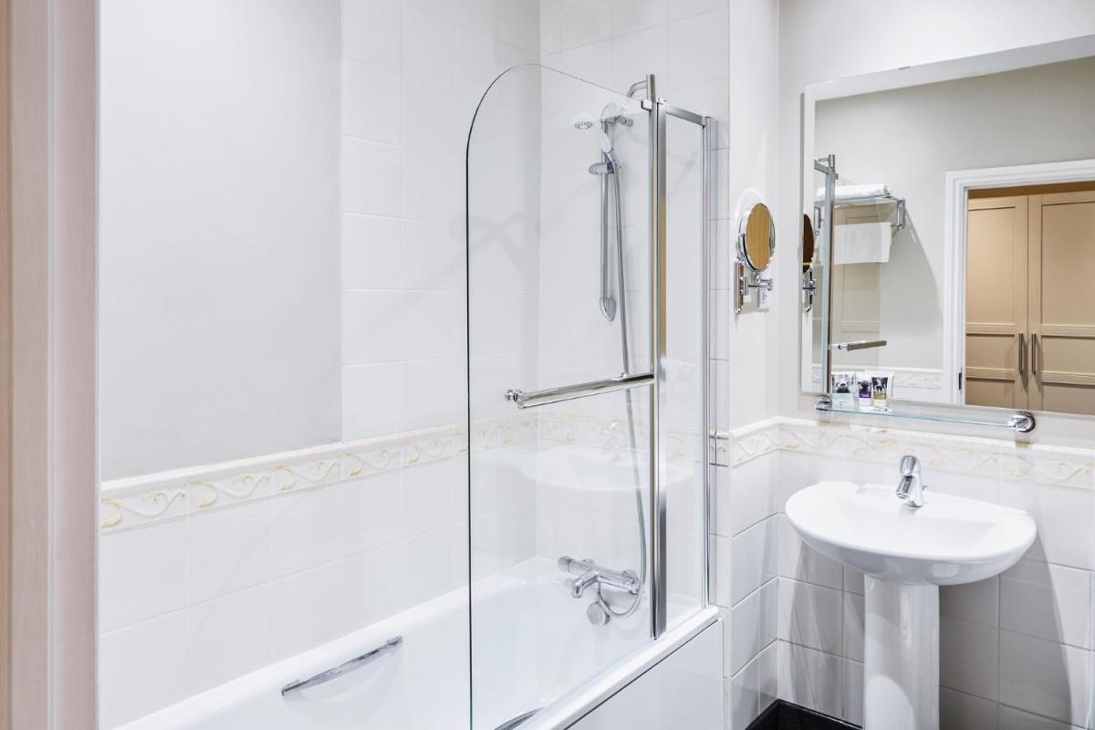 Mercure Newbury West Grange Hotel - Housity