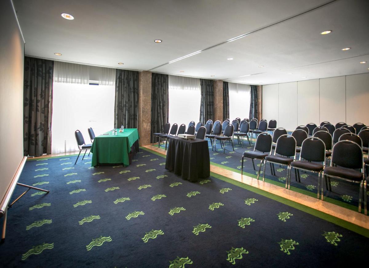 A área empresarial e/ ou a sala de conferências de Hotel Solverde Spa and Wellness Center