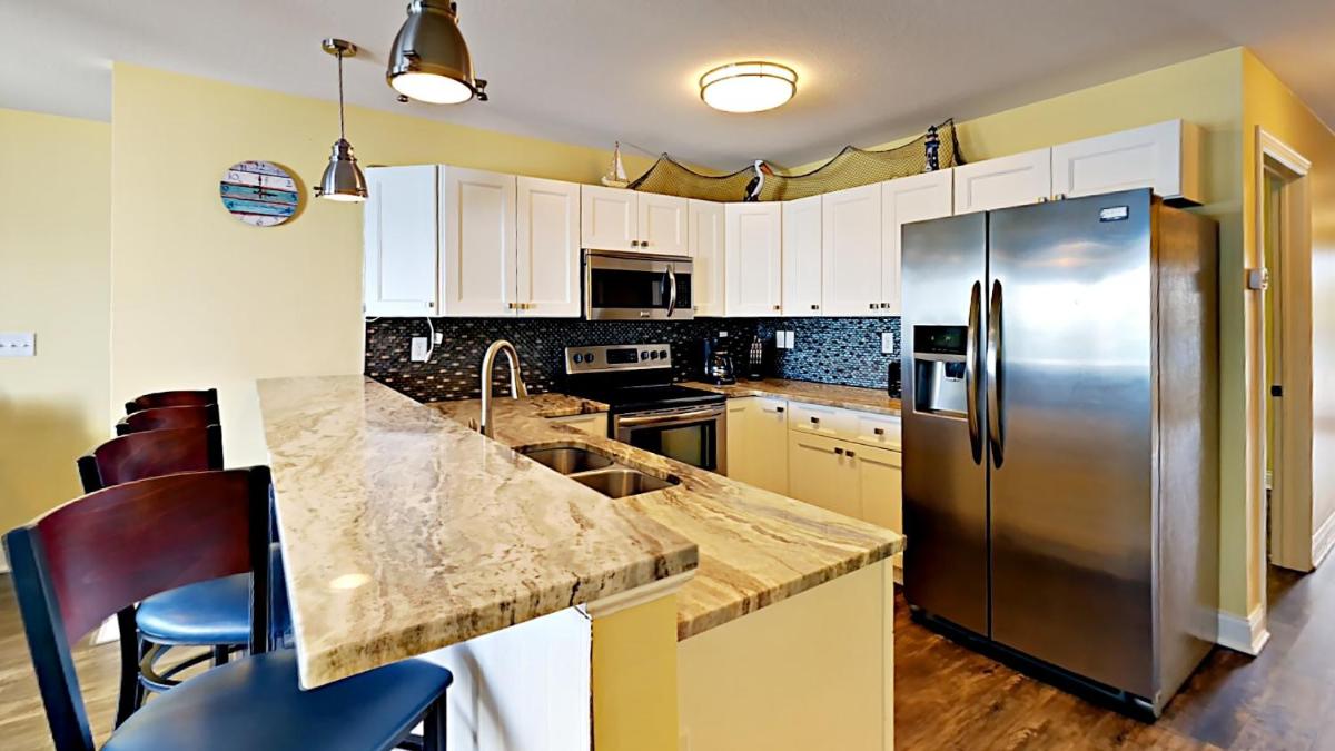 Suitetrails - Put-in-Bay Waterfront Condo #204