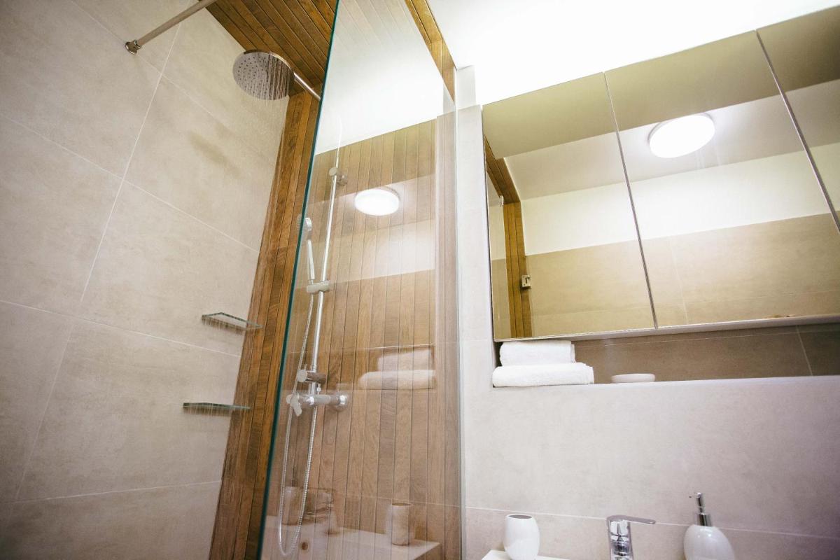 Briana Luxury Studio - Housity