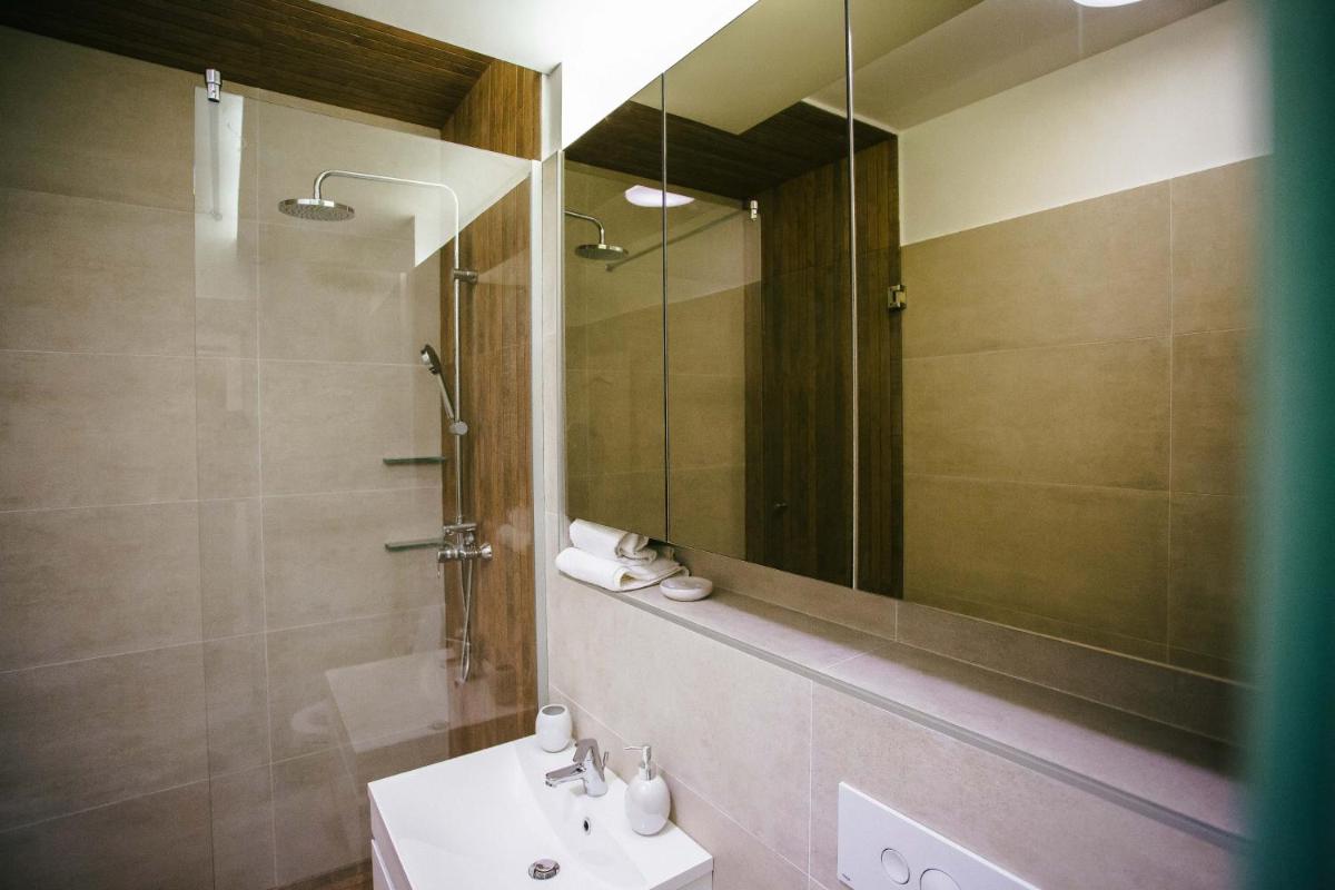 Briana Luxury Studio - Housity