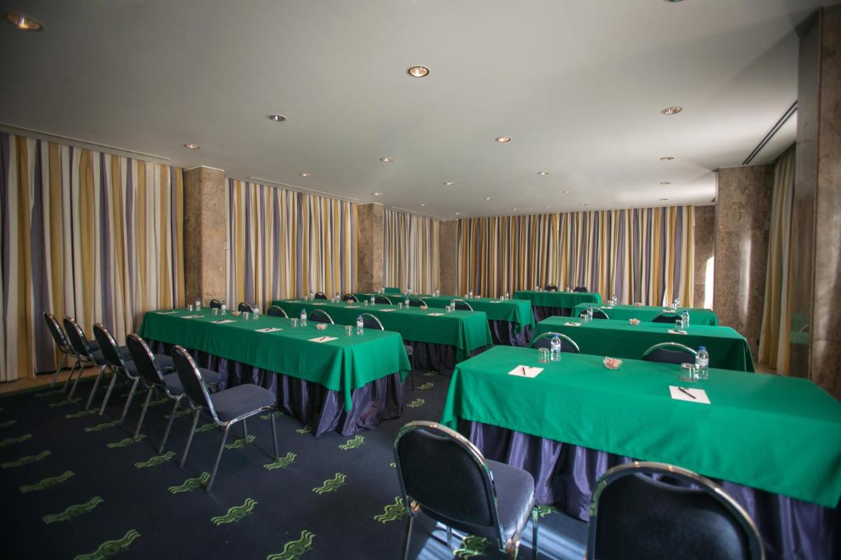 A área empresarial e/ ou a sala de conferências de Hotel Solverde Spa and Wellness Center