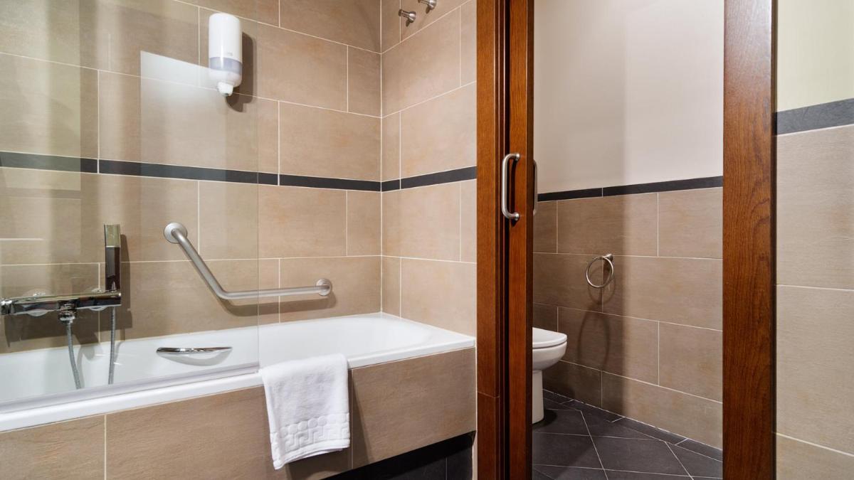 Un baño de Silken Ordesa