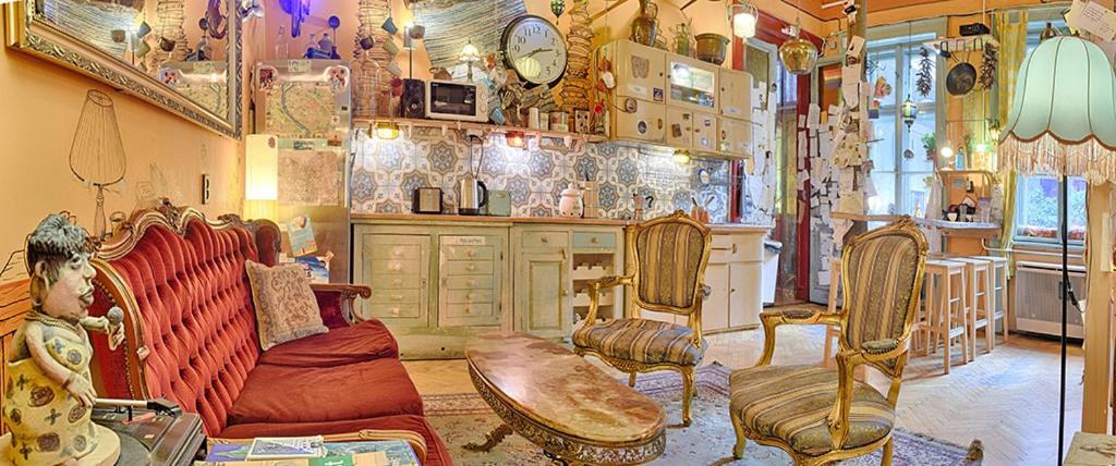 Lavender Circus Hostel, Doubles & Ensuites - Housity